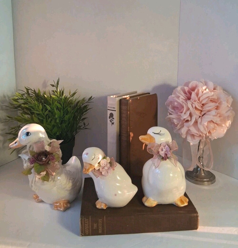 VTG '80's White Duck Figurines; Set of 3; Ribbon Flower Collars; Made in Taiwan